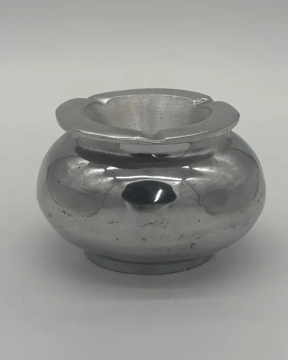 Cendriers en aluminium — Finition lisse